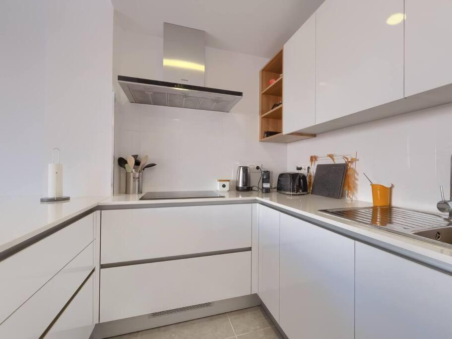 Bonito Apartamento 2 Minutos De La Playa Fuengirola Bagian luar foto
